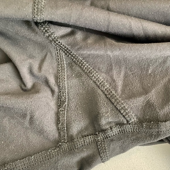 Lululemon Ruched Leg Capri Leggings, black, size 8 - Picture 2 of 6